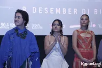 Sedang Dibicarakan Karena Klarifikasi Agensi, Begini Penampilan Arawinda Kirana Tetap Senyum Manis di Premiere Film