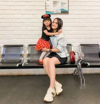 Sederet Artis Cantik Ini Jadi Ibu Tunggal Super Kuat untuk Anaknya, Cathy Sharon Hingga BCL