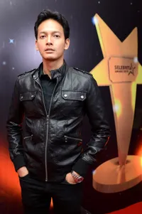 Sederet Artis Indonesia Yang Ganteng dan Mapan Namun Masih Jomblo