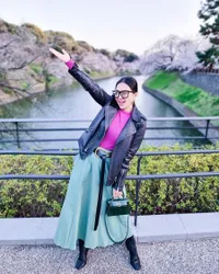 Sederet Fashion Mewah Syahrini di Jepang, Tas Kecil Miliaran Santai Dipakai Nyeberang Jalan Raya