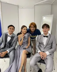 Sederet Foto Candid Stefan William Saat Sedang Bengong dan Belum Siap Pose, Disebut Tetap Ganteng dengan Berbagai Macam Ekspresi