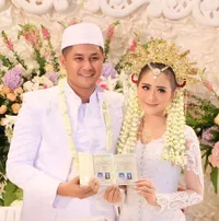 Sederet Gaun Indah Rangkaian Pernikahan Ryana Dea, Cantik-Cantik!