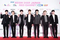 Sederet Idol K-Pop di Red Carpet KCON 2019 Jepang