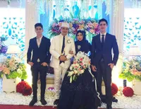 Sederet Mama Muda Cantik Nikahi Duda, Kakak-Adikan Sama Anak Tiri