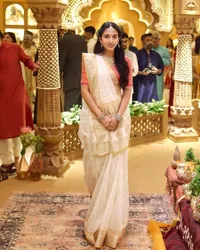 Sederet Penampilan Radhika Merchant di Hari Pernikahan dengan Anant Ambani, Gaun Resepsi Stunning Abis