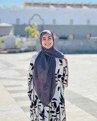  Sederet Pesona Cantik Feni Rose Berhijab Usai Pulang Dari Umrah, Aura Adem dan Sejuk Kian Terpancarkan - Disebut Makin Awet Muda