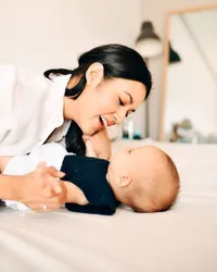Sederet Potret Kebersamaan Raisa dan Baby Zalina, Ibu dan Anak Perempuan-nya yang Begitu Manis!