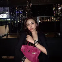 Sederet Potret Salmafina Saat Lagi Hangout Bareng Teman-Temannya