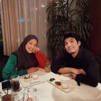 Sederet Seleb yang Dikenal Harmonis dan Jauh dari Gosip Namun Mendadak Umumkan Cerai, Bikin Syok