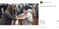 Sederetan Bintang Korea Yang Akrab Banget Dengan Managernya