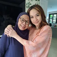 Segera Menikah Lagi, Intip 10 Potret Kebersamaan BCL dengan Mertua dan Keluarga Ashraf Sinclair