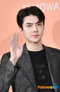 Sehun EXO dan Seolhyun AOA, Bawa Koper Aja Visualnya Keren
