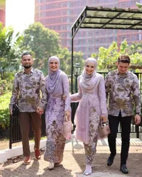 Sekeluarga Good Looking Semua, 10 Potret Shireen dan Zaskia Sungkar Kondangan ke Nikahan Adik - Menawan Pakai Kebaya Modern