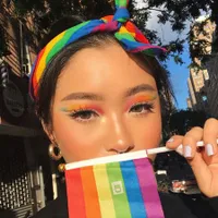 Selain Dena Rachman, Selebgram Indo Ini Juga Datangi Parade LGBT