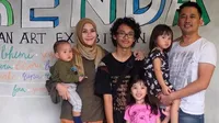 Selain Hanung-Zaskia, Sederet Seleb Ini Juga Punya 5 Anak Loh!