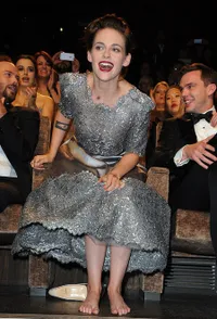 Selain Kristen Stewart, Artis-Artis Ini Juga Nyeker di Red Carpet