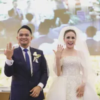 Selain Syahrini, Sederet Seleb Ini Juga Dipersunting Pengusaha