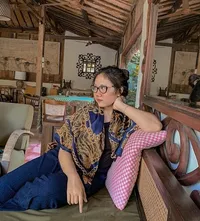 Selalu Kompak dengan Sang Kakak, 8 Potret Shania Adik Erina Gudono yang Baru Lulus S1 - Dapat Ucapan Selamat dari Kaesang Pangarep