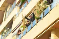 Selamat Ulang Tahun Hrithik Roshan! Simak Foto Aktor Ganteng Ini di Hari Bahagianya, Ada Potret Langka yang Baru Dibeberkan Sang Ibunda