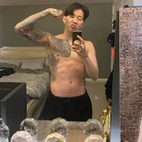 Seleb Pemilik Tato Paling Nggak Banget Versi Netizen Korea, Nggak Pengin Lihat - Berharap Dihapus Saja