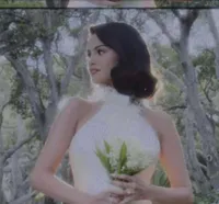 Selena Gomez Pakai Perhiasan Mewah Total 12 Miliar di Pernikahan dengan Benny Blanco
