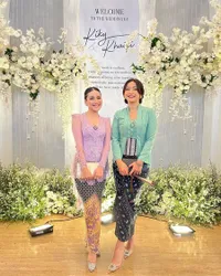 Selfie Bareng Boy William Bikin Heboh, 8 Potret Ayu Ting Ting di Pernikahan Kiky Saputri - Pesonanya Saingi Pengantin