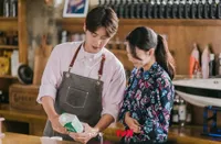 Semakin Mesra di 'Hometown Cha Cha Cha', 8 Poret Hong Banjang dan Dokter Hye Jin Ini Bikin Meleleh!