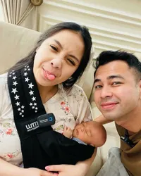 Semakin Mirip Raffi Ahmad, 8 Foto Terbaru Baby Rayyanza yang Tambah Ganteng dan Pipinya Chubby Menggemaskan