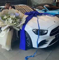Sempat Berprasangka Buruk ke Andhika Pratama, Potret Kejutan Ulang Tahun Ussy Sulistiawaty yang Bikin Terharu - Dapat Kado Mobil Mewah Dari Suami
