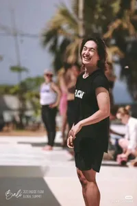 Sempat Bikin Khawatir Karena Terlalu Kurus, 10 Potret Onew SHINee Ikut Event Yoga di Bali - Terlihat Segar dengan Badan Lebih Berisi