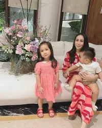 Sempat Dicibir Terlihat Seperti Nenek-nenek Usia 60-an, Ini 8 Potret Momo Geisha yang Penampilannya Elegan