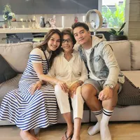Sempat Dirundung Rasa Bersalah Usai Gagal Nikah, Potret Boy William yang Kerap Pamer Kemesraan dengan Ayu Ting Ting - Dikenalkan ke Keluarganya