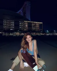 Sempat Jadi Kekasih Aldi Taher pada 2007 Silam, Ini 8 Potret Nadia Vega yang Nyaris 1 Dekade Tinggal di Singapore dan Jarang Unggah Foto Bareng Suami