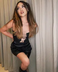 Sempat Labrak Ibu Sambungnya di Depan Umum, Ini 9 Potret Shafa Harris yang Makin Hot - Pernah Jambak Rambut Jennifer Dunn