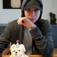 Sempat Lakukan Home Tour di Weverse Live, Ini Potret Isi dari Rumah RM BTS yang Estetik Banget