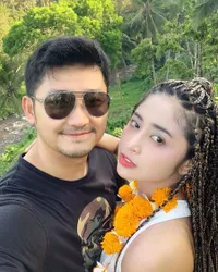 Sempat Ngaku Ingin Cerai, Ini 9 Momen Manis dan Romantis Dewi Perssik Bareng Sang Suami