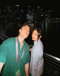 Sempat Tak Aktif di Media Sosial, Intip Keseruan Vidi Aldiano Nonton 'WICKED MUSICAL' Bersama Istri dan Para Sahabat