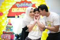 Sempat Trauma Usai Disebut Ikan Asin, 11 Potret Fairuz A Rafiq Bersama Keluarga yang Kini Makin Bahagia - Tebar Vibes Positif