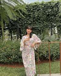 Sempat ‘Umumkan’ Hamil Anak Kedua, Ini 10 Potret Permesta Dhyaz yang Kini Disanjung Makin Cantik Usai Oplas - Hot Mom 1 Anak