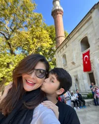 Sempat Ungkap Soal Pembayaran Makam Mendiang Ayah Sebelum Berangkat, Ini 8 Potret Tamara Bleszynski Liburan ke Turki Bersama Putra Bungsunya