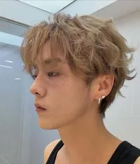 Semua Akun Media Sosial Diblokir Pasca Siaran Sambil Mabuk, Luhan Eks EXO Minta Maaf