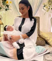 Senang Disapa dengan Sebutan Gemmi, Intip 7 Potret Krisdayanti yang Sedang Menggendong Baby Ameena - Transformasi Ameena dari Bayi Hingga Balita