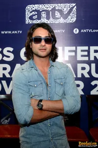 Senyum Bahagia Rohit Bhardwaj Saat Sapa Lagi Fans di Indonesia