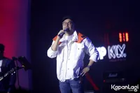 Seorang Pria Melamar Kekasihnya di Konser Gen-P Kerispatih dan Sammy Simorangkir, Penonton Lain Langsung Histeris