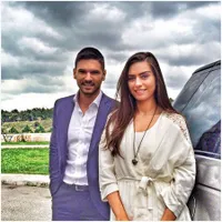 Serasi Banget! Pose Tolgahan 'Yigit' dan Amine 'Nur' Bikin Iri  