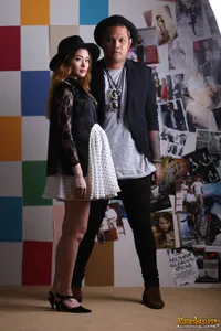 Serba Hitam - Putih, Lihat Deh Gaya Kece Istri Virgoun Saat Hamil