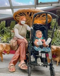 Sering Ajak Baby Adzam Kerja Bareng, 8 Potret Nathalie Holscher yang Kebanjiran Job Usai Gugat Cerai Sule - Ekspresi Mupengnya Gemes Banget!
