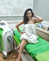 Sering Bikin Pikiran Netizen Travelling, Intip 10 Potret Chef Marinka yang Jarang Tersorot - Disebut Makin Hot di Usia 41 Tahun