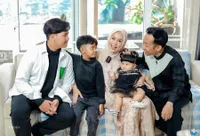 Sering Dibilang Kayak Boneka, 8 Potret Meshwa Anak Bungsu Denny Cagur dan Shanty yang Sukses Bikin Netizen Gemas - Makin Gembul!