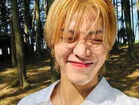 Sering Salah Dikira Punya Wajah Galak, 10 Potret Yuta NCT Tersenyum Lebar & Pose Cute Ini Bikin Jatuh Hati